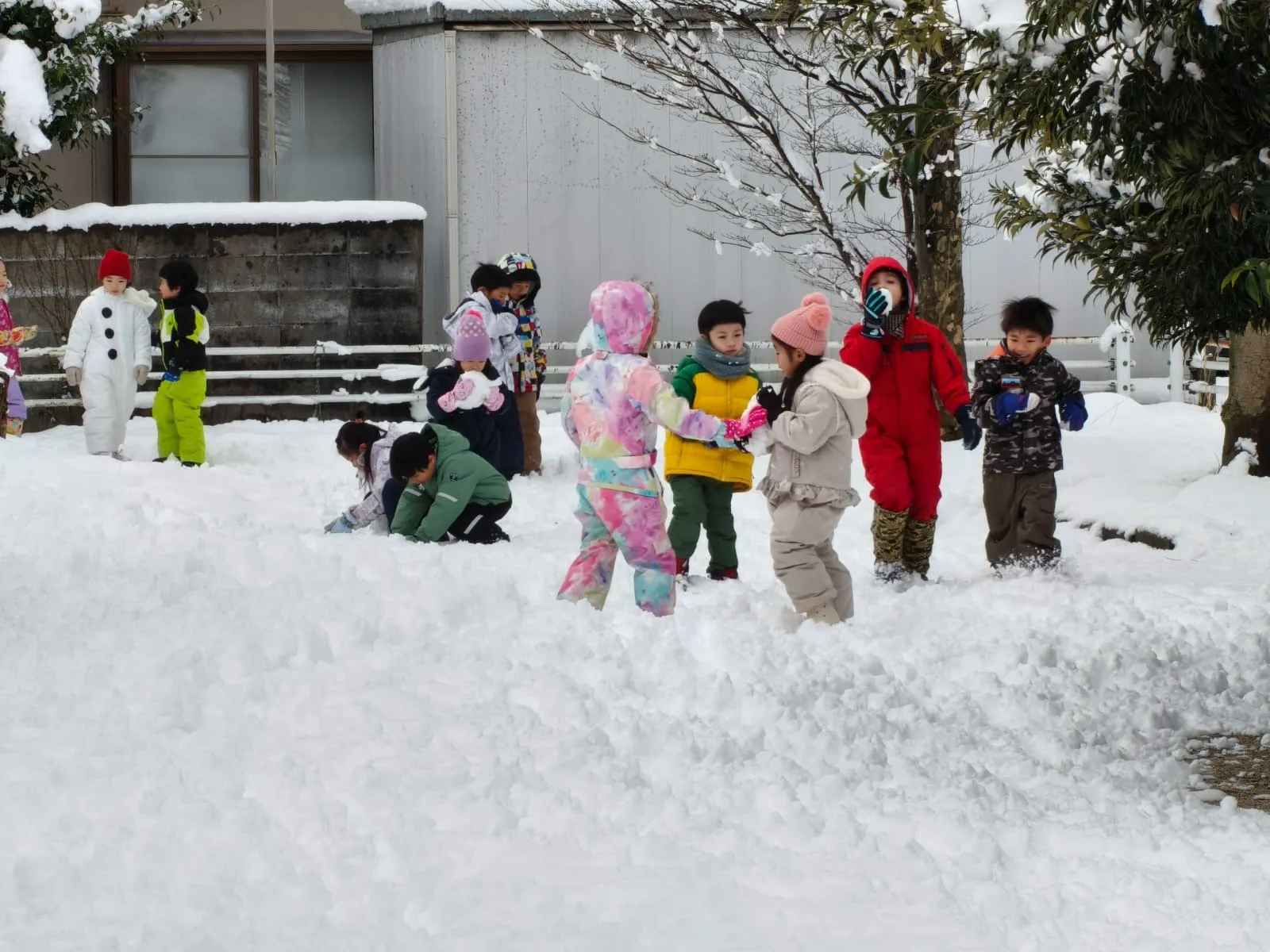 みんなのために晴れ間ができたので、思いっきりスノープレーができたよ